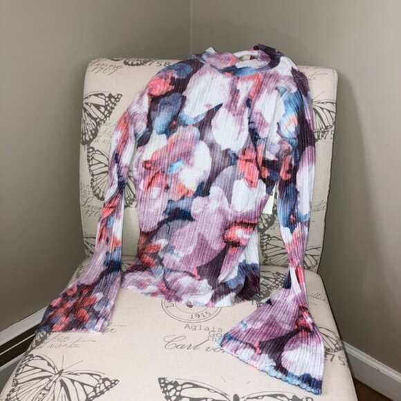 NEW WITH TAGS ATTACHED!!! Gorgeous Anthropologie Velvet Turtleneck - Picture 5 of 8